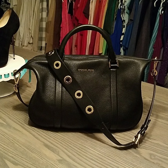michael kors raven bag black